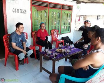 NZMATES team chat with Eliasa Village government staff .